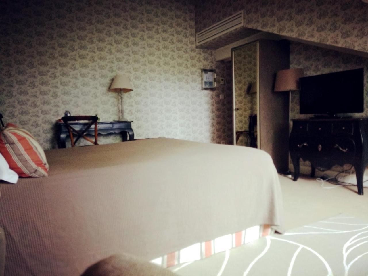 Hotel La Villa Сен-П'єрр-д'Ірюб Екстер'єр фото